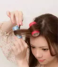 简单易懂又减龄的一款编发造型,侧编刘海编发教程简单又好看