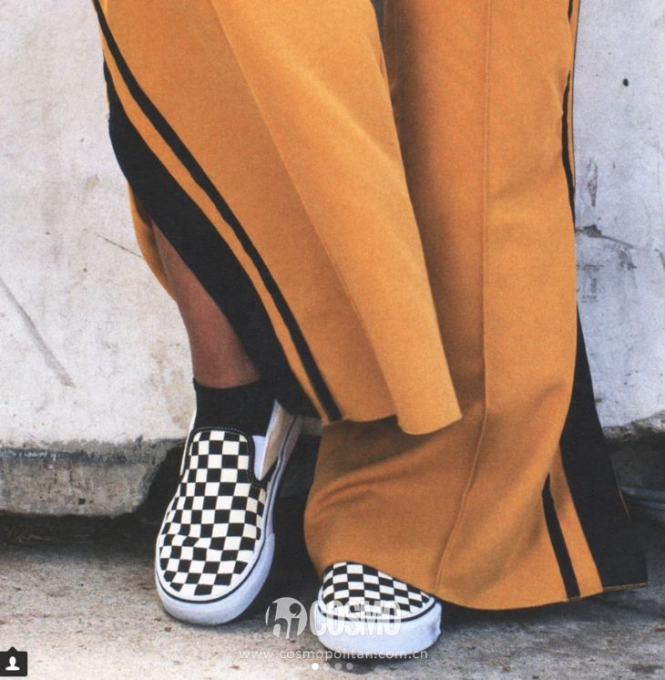 刘雯穿的小黑鞋运动鞋,刘雯复古高级鞋