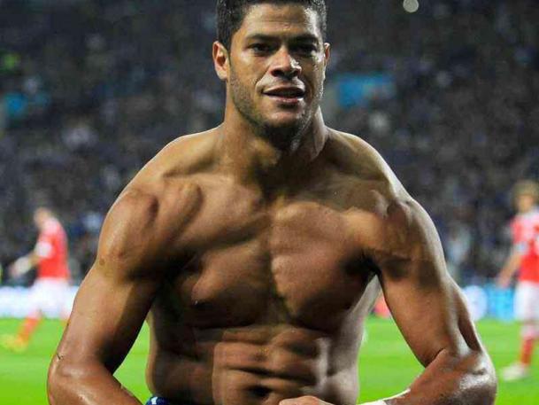 足球名将c罗身高多少,足球运动员有谁的身材跟c罗一样