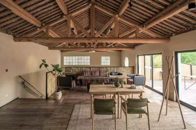 一个辍学生在大理租下23个足球场大的地方，种菜、养牛、建农场