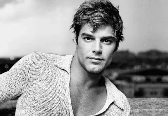 节奏感强的足球音乐有哪些,盘点那些足球大神的专属bgm