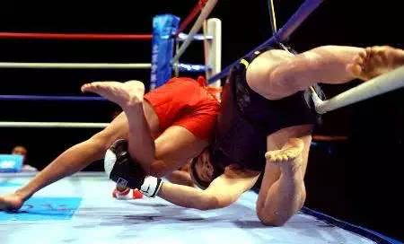 摔跤高手训练,零基础摔跤练几年成为高手