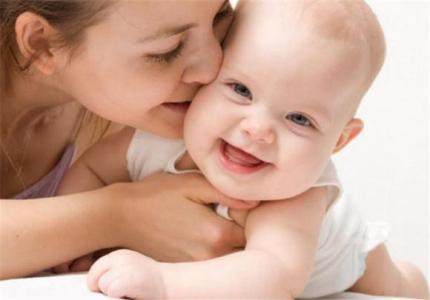 产后妈妈乳房胀痛的护理措施,坐月子期间乳房胀痛是怎么回事