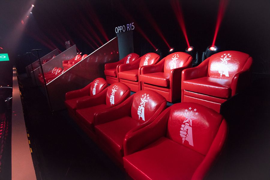 谢霆锋周杰伦李健庾澄庆开场合唱,中国新歌声周杰伦李健谢霆锋哈林