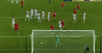 巴西比赛内马尔倒地痛哭,内马尔输给克罗地亚痛哭视频