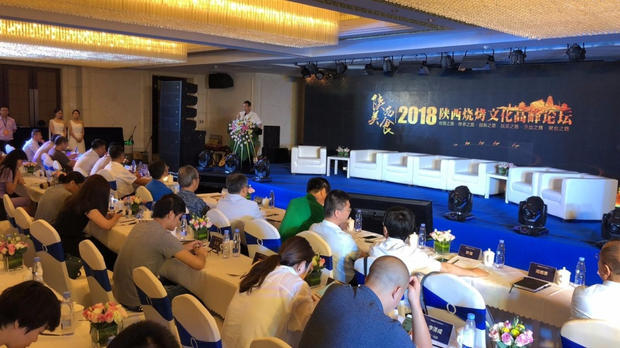 宴遇石锅鱼油焖小龙虾烧烤大排档,宴遇烧烤深夜小酒馆