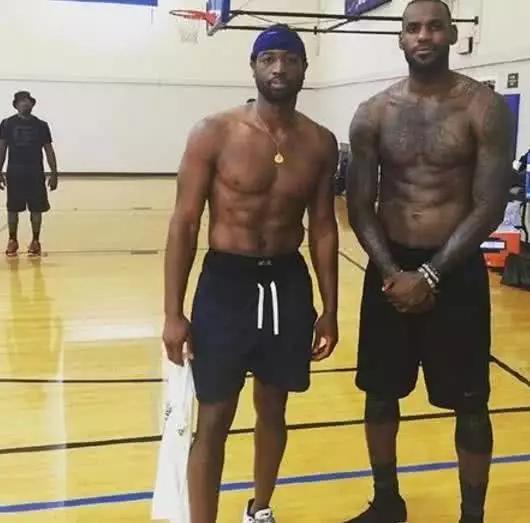 c罗和詹姆斯的身体素质谁更强,c罗和詹姆斯身体对比