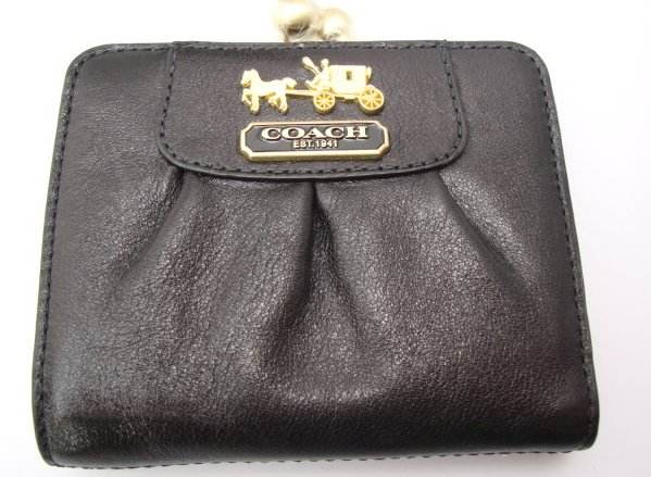 如何区分coach钱包正品,买coach的包有发票吗