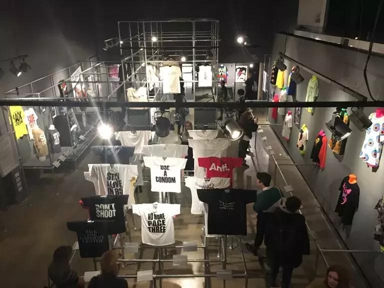 你的标语T恤，可能正在承包别人整个夏天的笑点