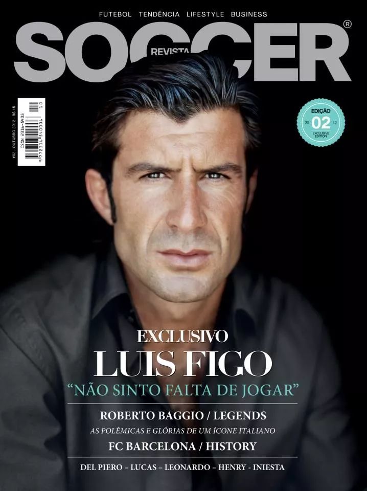 c罗没有进球靠在广告牌上,c罗把球踢得多高