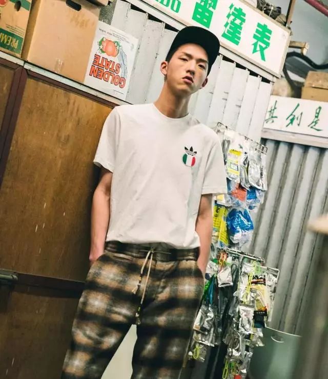 世界杯联名bearbrick,世界杯联名产品