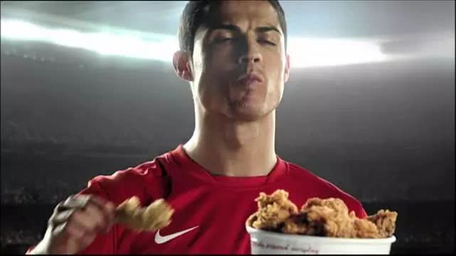 33岁C罗为啥这么强：举了23吨杠铃苦行僧食谱坚持十年