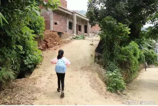 这两个女孩……万万没想到啊！