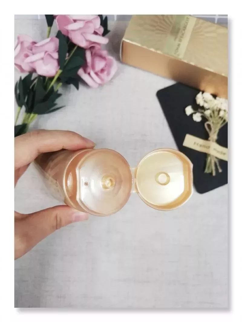 伊思复原金萃洗面奶测评,珍珠光润洗面奶测评