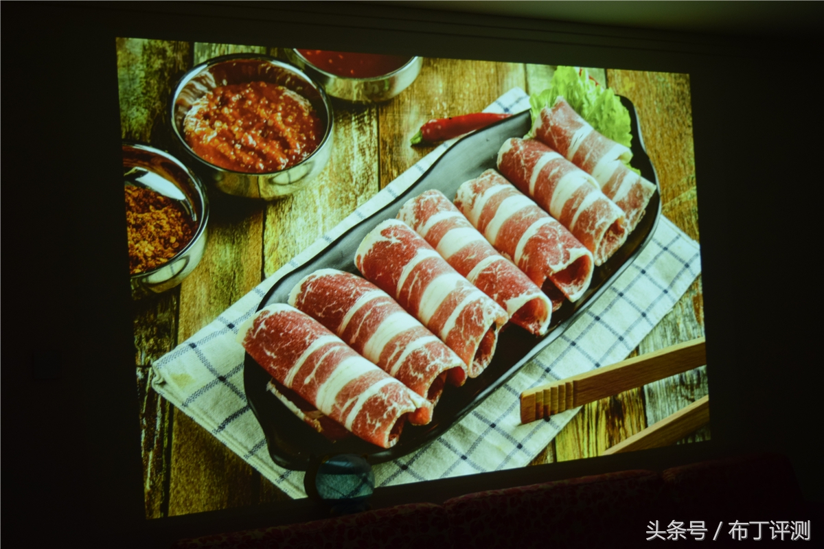 坚果j7s多少流明,坚果j7是长焦还是短焦