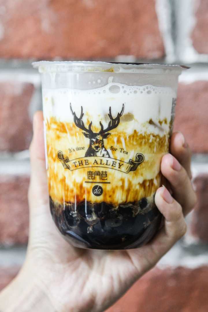 深圳鹿角巷奶茶旗舰店位置,鹿角巷奶茶爆款视频