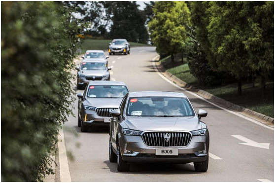 和这款轿跑SUV在成都的街头走一走,真是来了就不想离开