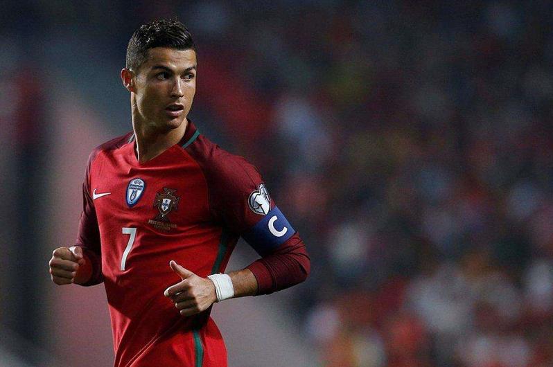 C罗霸气头槌闪电破门,“示爱”WEY表示已有VV7还想要P8