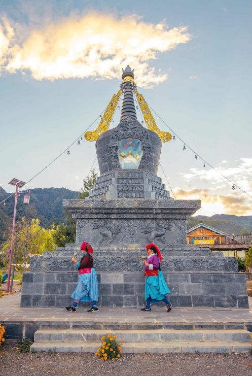 驻足眼前美景,泸沽湖的静谧之美