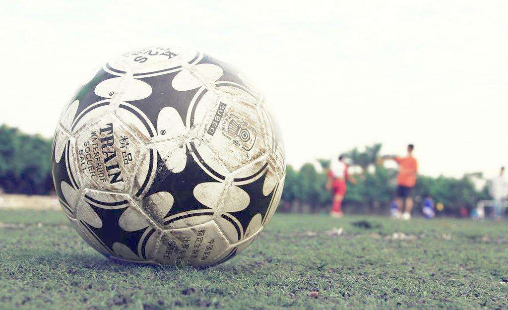 为什么足球踢得好的都是小国家,为什么中国足球踢得那么好