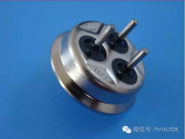 修空调主板造成制冷剂泄漏,变频空调制冷剂泄漏能直接加注吗