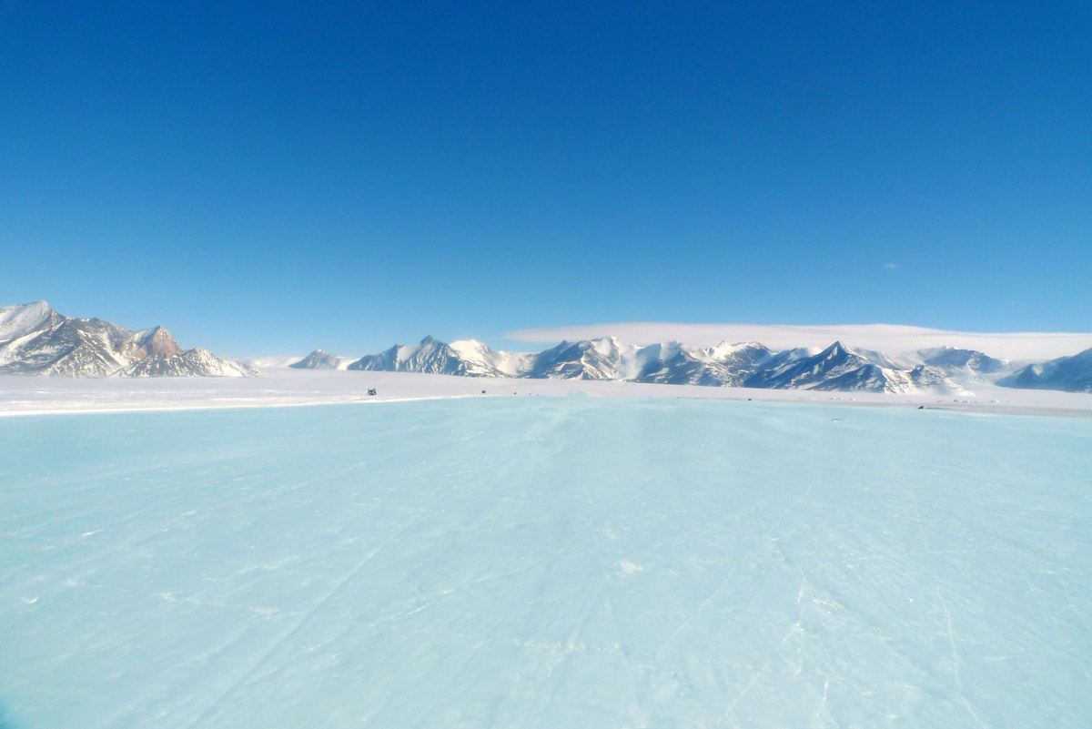 世界上最神秘的地下湖,地球上的最神秘海域