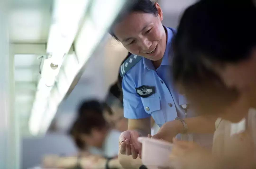 杭州四季青档口女老板,杭州四季青的美女老板