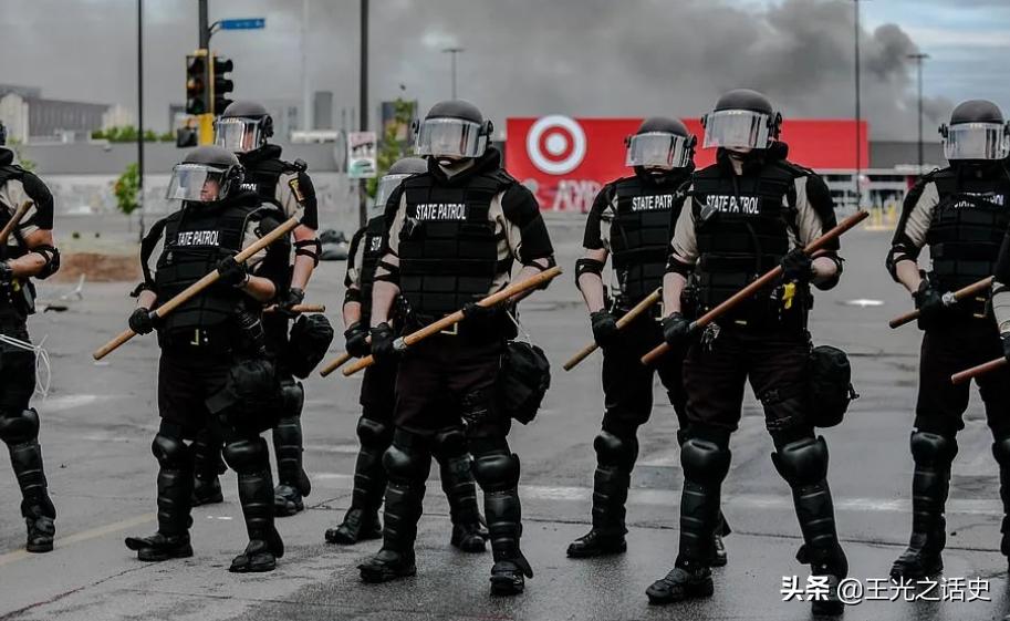 作为美国制度的非洲示范区，为什么利比里亚如今却这般惨淡？