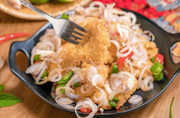 适合小情侣去的餐吧,一家很有情调和气氛的露天餐吧