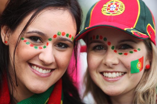 篮球场看台上的吸睛美女,中超看台美女球迷吸睛