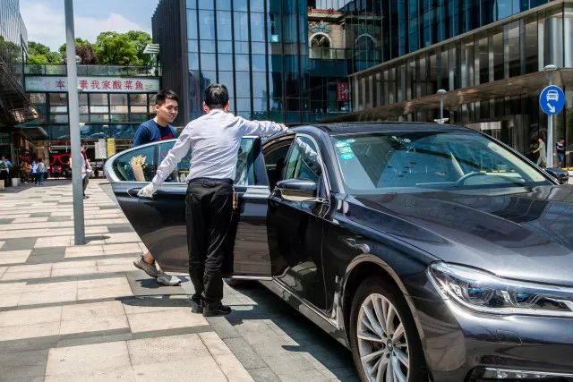 首乘免单！火遍全国的网红神马专车来袭，特斯拉、宝马、凯迪拉克随便坐！