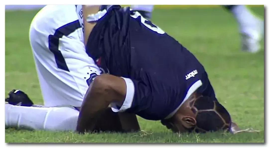 足球运动员的心理训练,足球运动员发型烫发