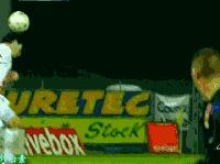 c罗的落叶球绝技,c罗的电梯球教学