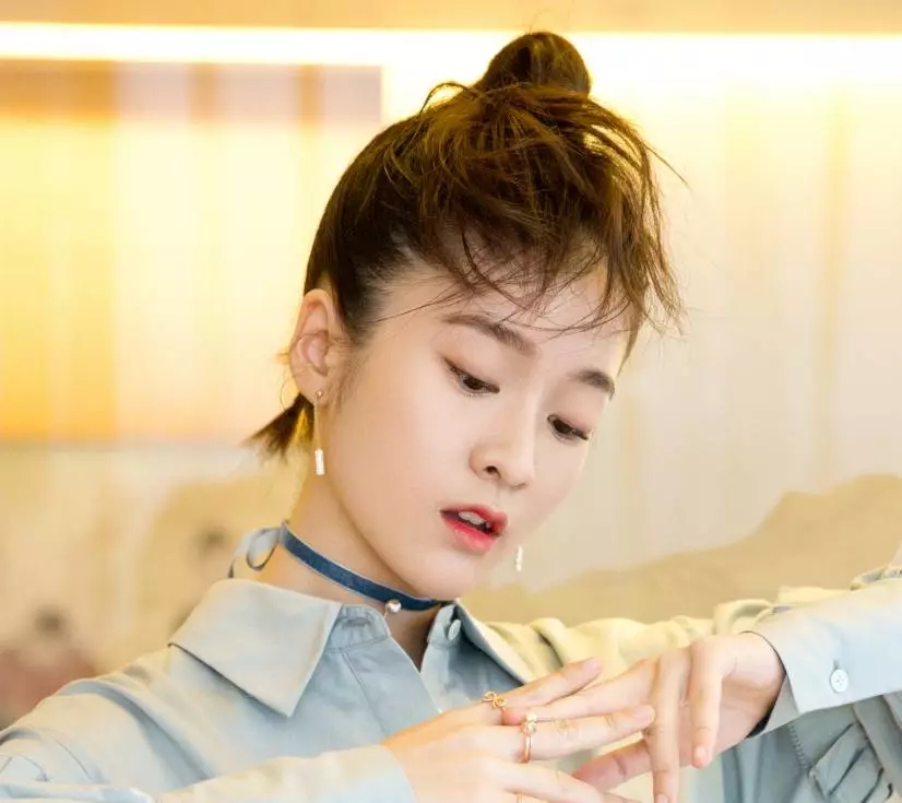 比较显脸小的刘海有哪些,现在流行显脸小的刘海