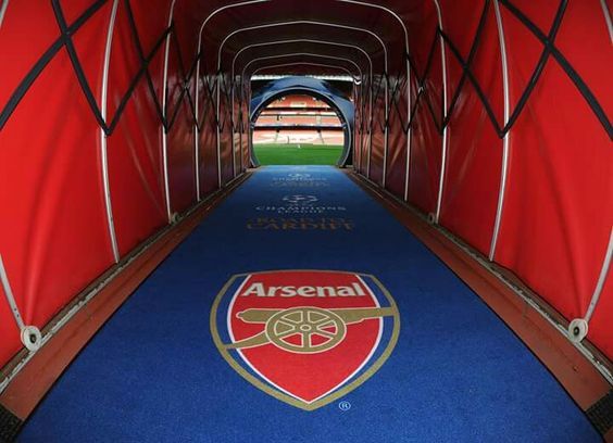 英格兰队长凯恩和贝克汉姆,小贝和凯恩年龄差距