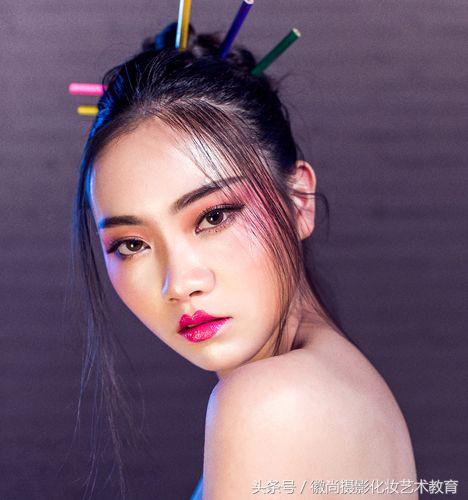 正确化妆初学者教程,想学习化妆零基础学化妆去哪里学