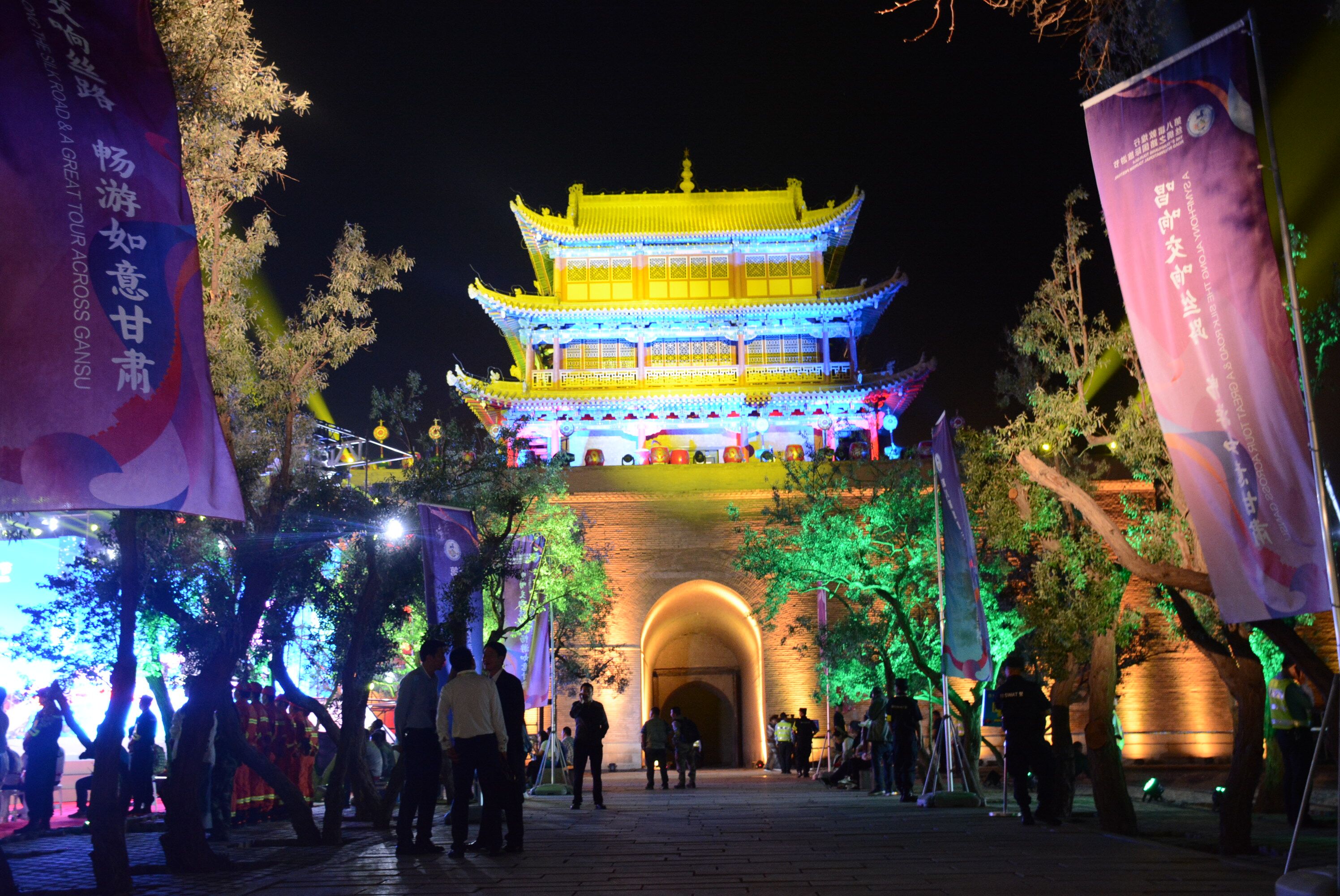 因为他们，盛会期间嘉峪关道路如此通畅——第八届敦煌行·丝绸之路国际旅游节期间道路交通安保工作纪实