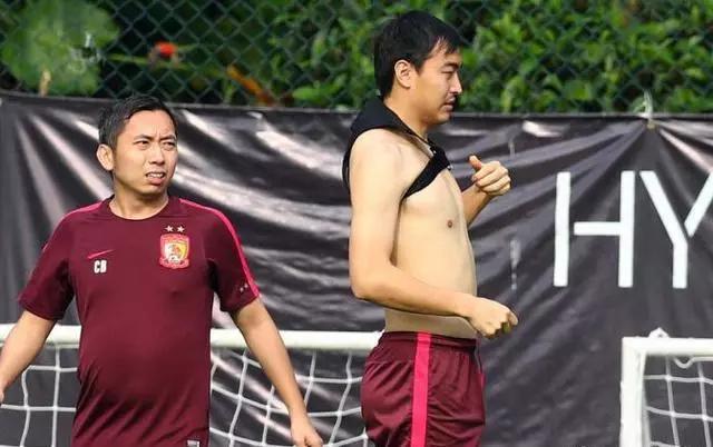 亲爱的国足同胞们，别再当“说嘴郎中”了，你们的足球丑陋至极！