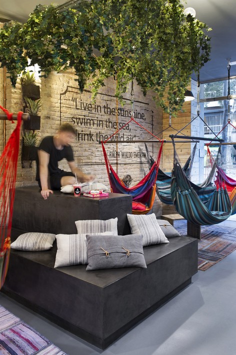 果汁吊床站，一家有意思的果汁店——来自巴塞罗那