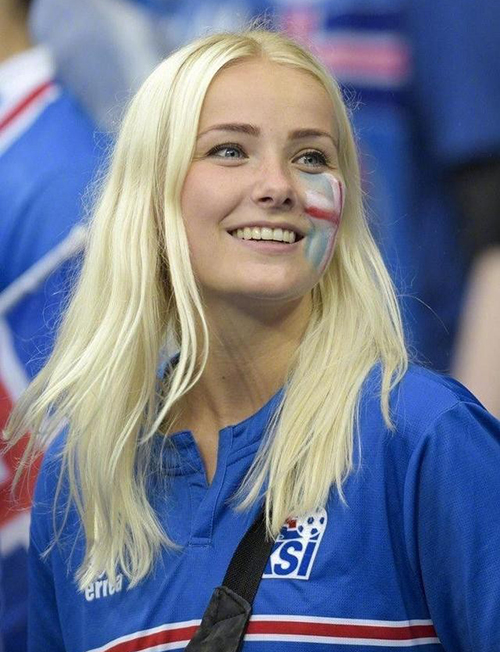 世界杯看台女生,世界杯看台女性