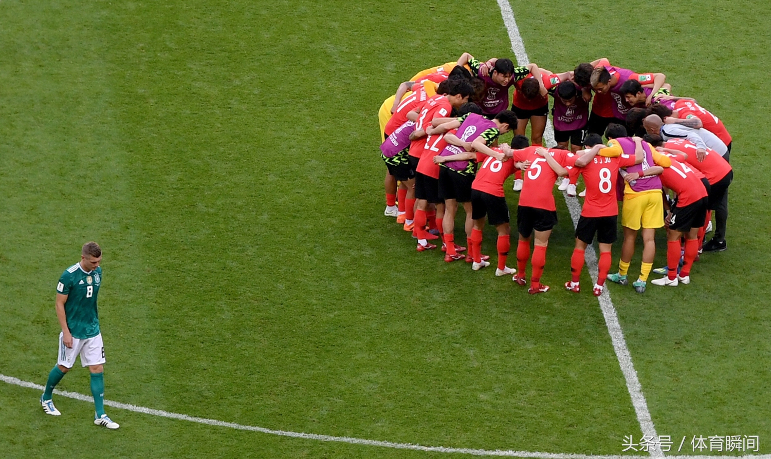 俄罗斯世界杯，将足球踢成了橄榄球，太极虎掀翻超级战车值得尊敬