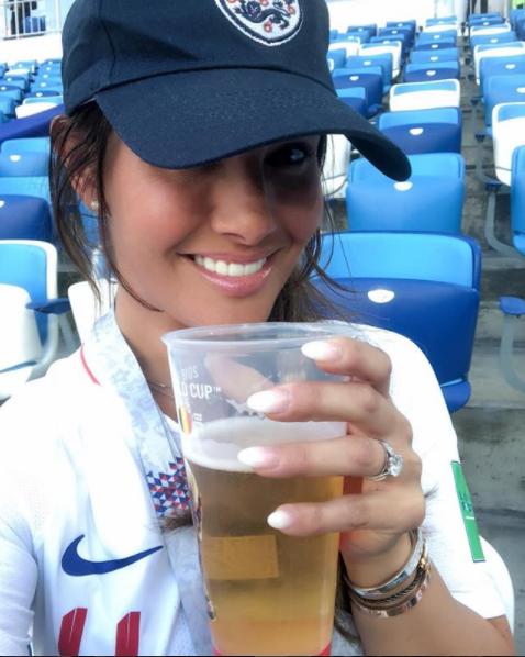 英格兰球队取消禁欲令脚步浮浮踢不起球，瓦尔迪太太C位开杀