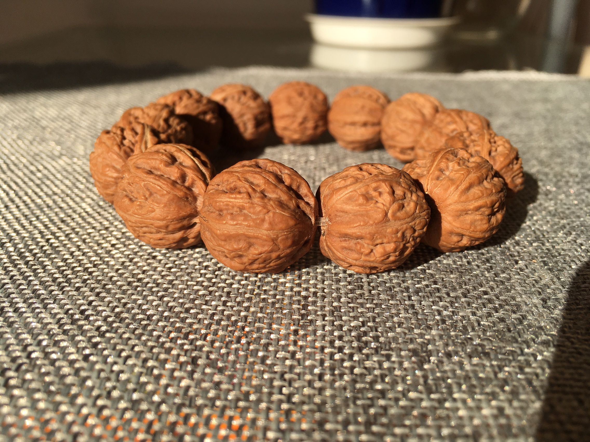 佛肚小核桃手串包浆图,挑选文玩核桃的六无诀窍