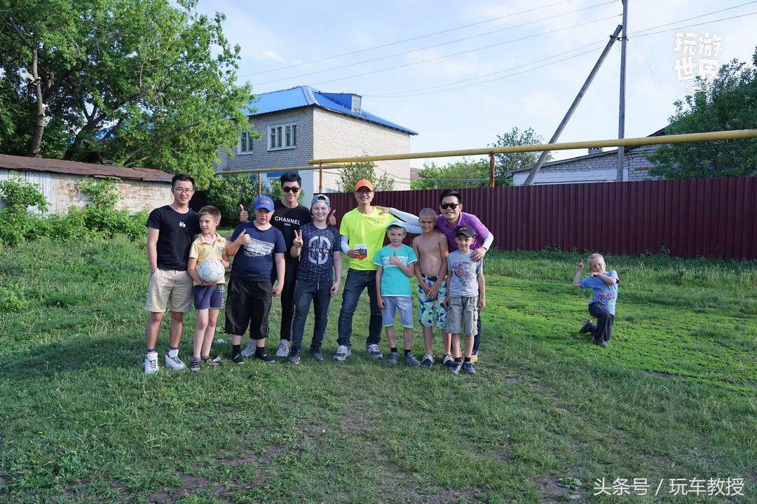 行李箱当“球门”！这SUV大得夸张！