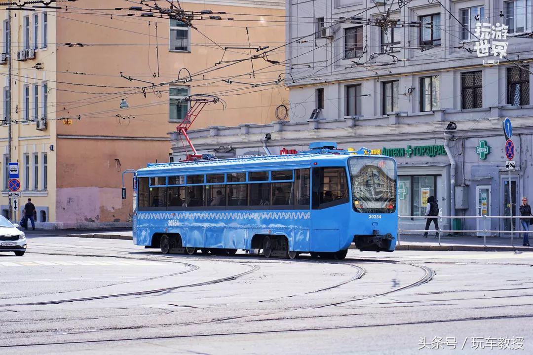 行李箱当“球门”！这SUV大得夸张！