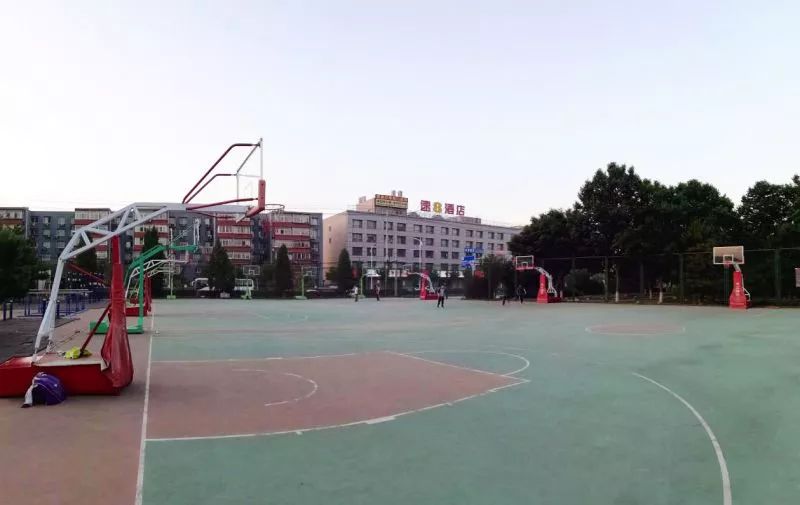 足球世界杯球场,世界杯球场距离多远