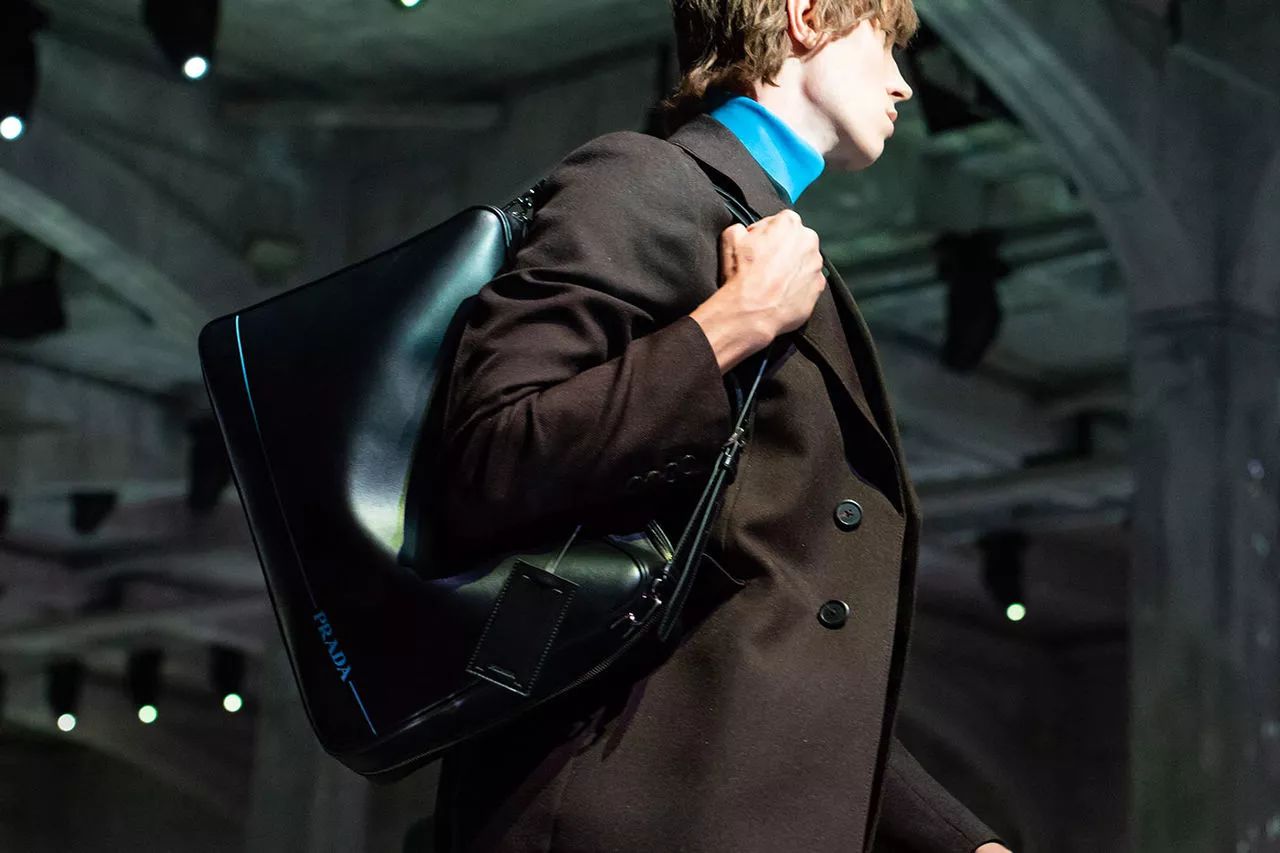 prada鍐嶇敓绯诲垪,prada鎹㈡帉闂ㄤ汉