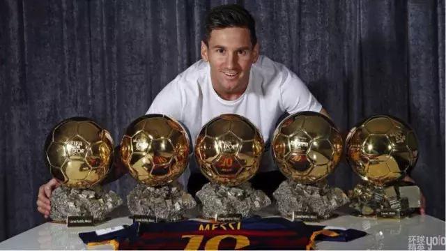 里奥梅西踢足球的视频,足球之王里奥梅西