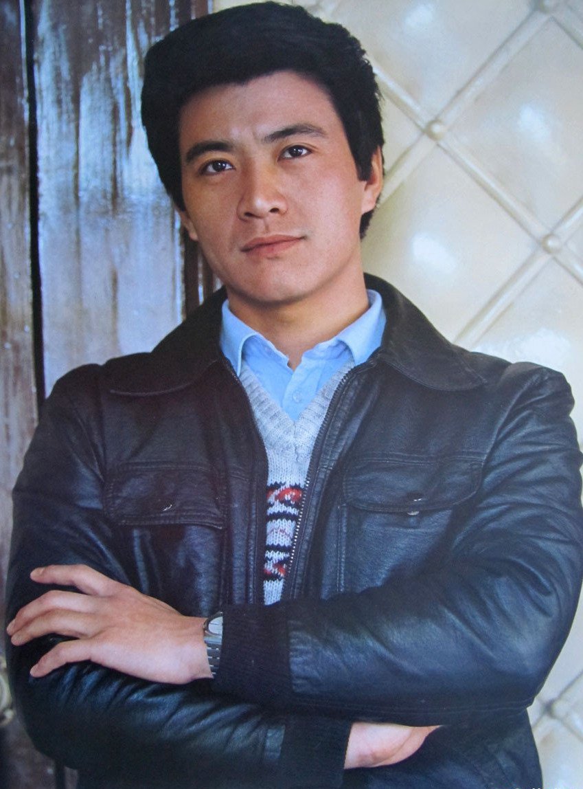 周里京：80年代男明星齐名唐国强比陈道明更帅立志做演技派演员