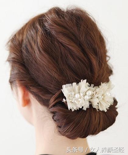 教大家几款盘头发方法,这样盘头发超有气质